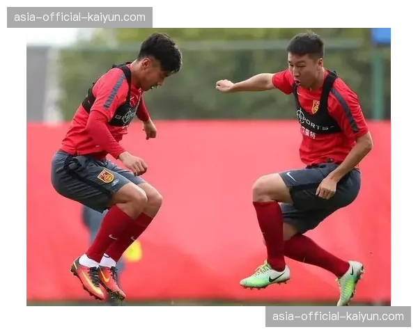 西班牙国脚法比安髌骨受伤仍未恢复，世界杯前景存疑